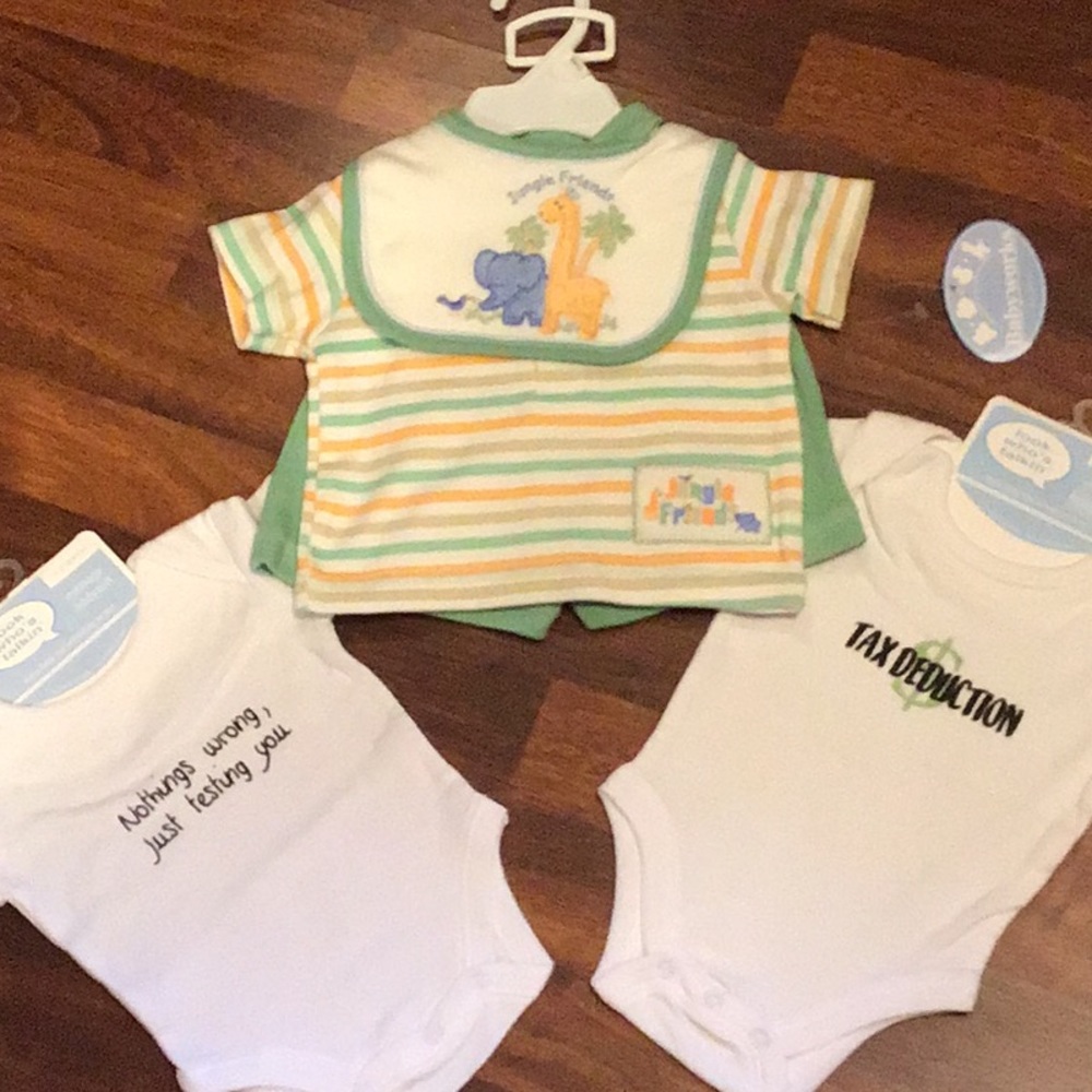 BabyWorks 0-3 Months ~ NWT ~ Set with 2 bonus onesies ~ All Brand New!